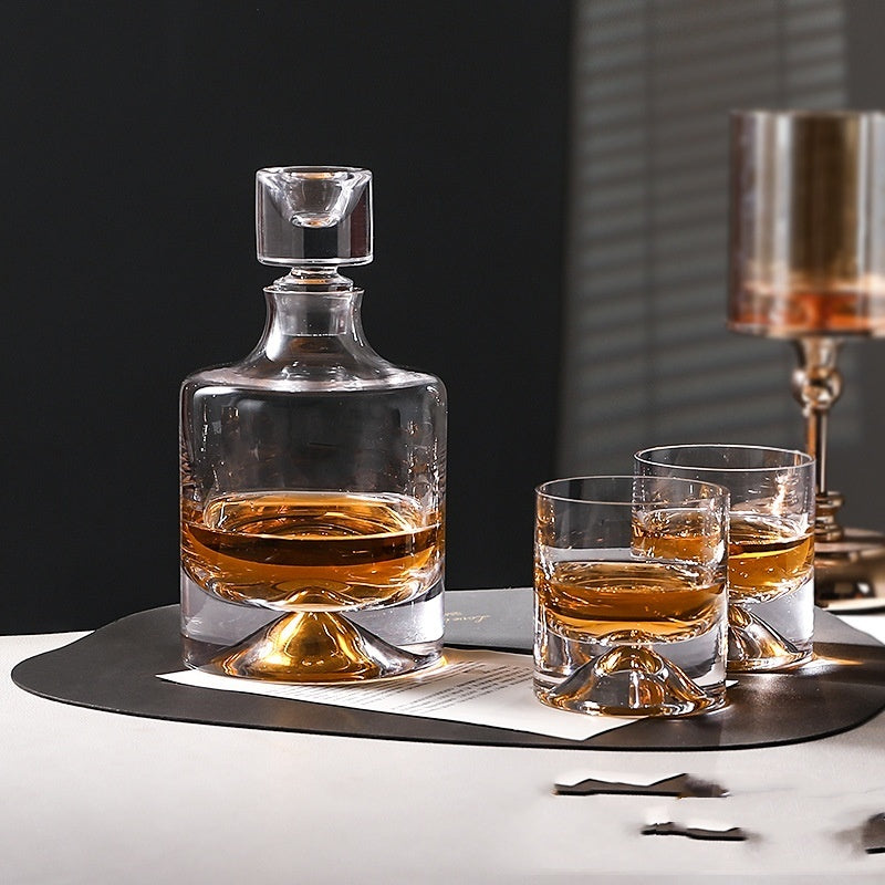 Travel-Friendly Barware: How to Take Your Cocktails On The Go
